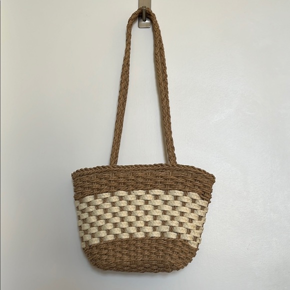 NWT! Woven rattan tote bag - Picture 2 of 3